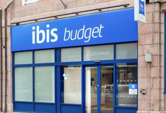 ibis budget Peterhead Aberdeenshire allows 18 year olds to book a room