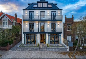 Hotel At Sea has Balcony rooms
