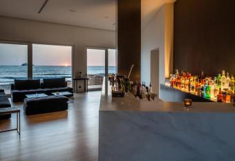 Hotel Punta Tipa has Balcony rooms