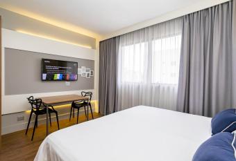 Helbor Stay Batel - HSB039 has Balcony rooms