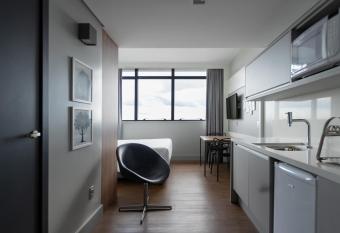 Helbor Stay Batel - HSB034 allows 18 year olds to book a room