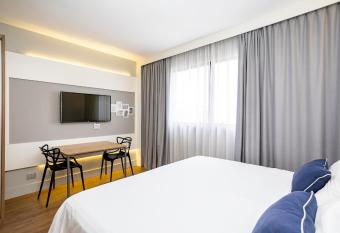 Helbor Stay Batel - HSB037 allows 18 year olds to book a room