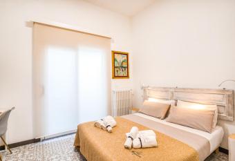 Suite Mariagiovanni has Balcony rooms