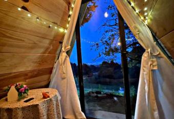 Campamento Monina has Balcony rooms