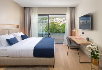 Boutique Hotel Porto allows 18 year olds to book a room