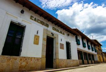 Hotel Cacique Chalal   has Balcony rooms