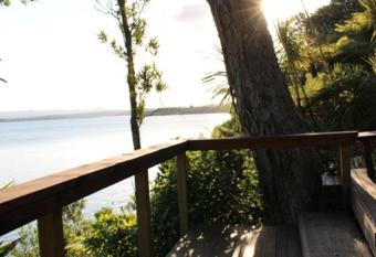 Neptune Coastal Haven has Balcony rooms