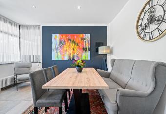 Appartment Maria Friedrichshafen Bodensee allows 18 year olds to book a room