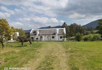 Riviera Cottage has Balcony rooms