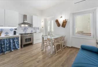 Casa Cattedrale has Balcony rooms