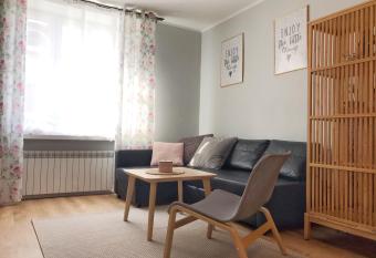 Pastelove mieszkanie przy centrum - bezkontaktowo allows 18 year olds to book a room