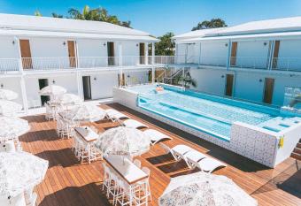 Bounce Noosa allows 18 year olds to book a room