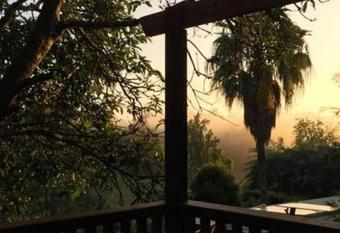 Potters Cottage has Balcony rooms