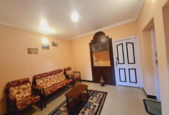 IMPERIAL COTTAGE, HILL BUNK OOTY has Balcony rooms