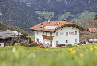 Ferienwohnung Zirme Gasser has Balcony rooms