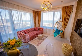 Summerland Luxury Velvet FRONT SEA VIEW allows 18 year olds to book a room