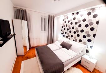 Apartman Djoana - dvosoban apartman u blizini Akva Parka Vrnja  ke Terme allows 18 year olds to book a room