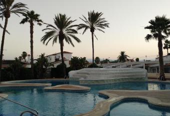 Apartamento Parch  s con piscina has Balcony rooms