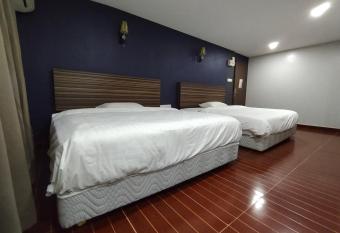 OYO 90248 Kapitan Inn allows 18 year olds to book a room