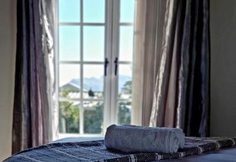 Mond Kleine Guest House allows 18 year olds to book a room