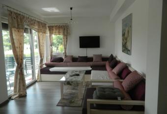 Apartman Linda has Balcony rooms