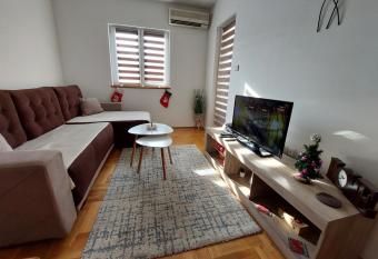 Apartman Lena has Balcony rooms