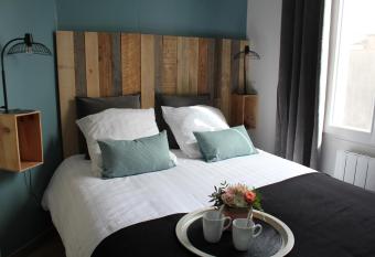 R  sidence ESMERALDA meubl   de tourisme 3   toiles allows 18 year olds to book a room