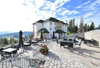 Konak Vuk allows 18 year olds to book a room