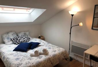 Studio La Belle Vie allows 18 year olds to book a room