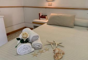 HOTEL LABRADOR has Balcony rooms