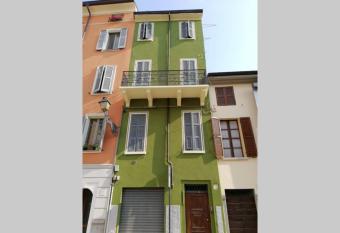 Luminoso appartamento in centro storico. has Balcony rooms