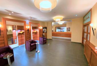 H  nerbein s Posthotel allows 18 year olds to book a room