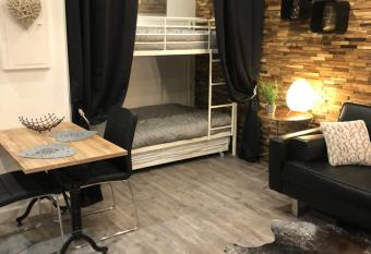 Le Rayolet allows 18 year olds to book a room