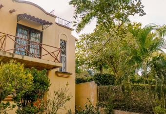 Casa Sofi & Mart  n, cozy Mexican home has Balcony rooms