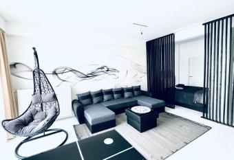 Opera allows 18 year olds to book a room