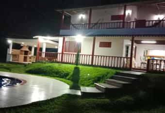 Casa Campestre Privada El Reposo con piscina y WIFI has Balcony rooms