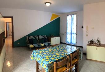 Appartamenti a due passi dal mare has Balcony rooms