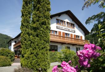 Landhaus Mast allows 18 year olds to book a room