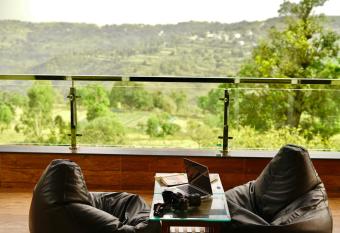 Aksha Villa has Balcony rooms