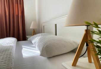 Petra House allows 18 year olds to book a room