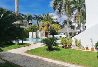 Tamarindo Casino Mari allows 18 year olds to book a room