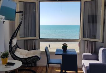 Arteg Apartments - Full Sea View allows 18 year olds to book a room