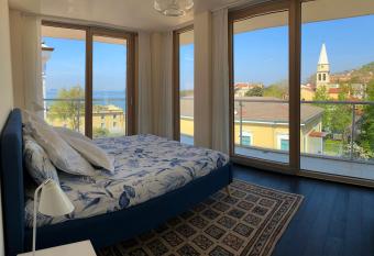 Panorama Apartment has Balcony rooms