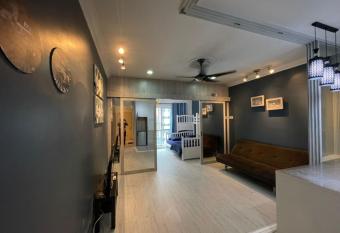 Galleria Equine Park - Studio allows 18 year olds to book a room