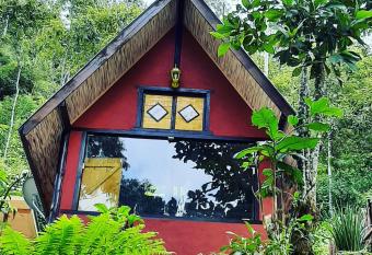 Chal   Pakere Ref  gio Serra Lumiar - em meio a natureza - sauna, piscina e wifi has Balcony rooms