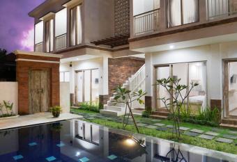 OYO Flagship 90837 Maharani Residence allows 18 year olds to book a room