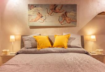 Elena Casa Turistica has Balcony rooms