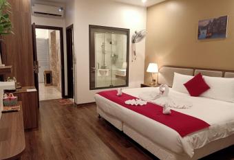 Lantana Ha Long Hotel has Balcony rooms