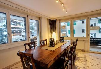 L Attila - Big and cozy flat in the Center 7 beds has Balcony rooms