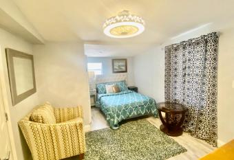 Private Retreat has Balcony rooms